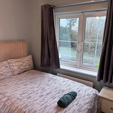 Entire Place Close To Airport & Apartmán *