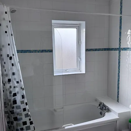 Entire Place Close To Airport &